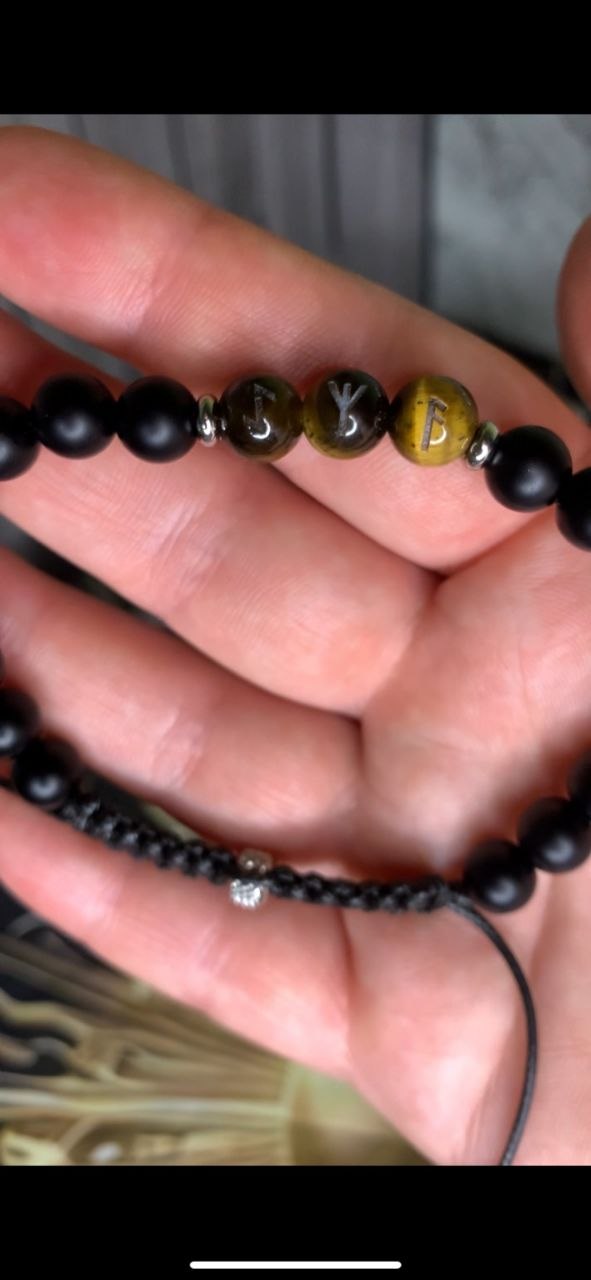Гравіювання на намистинах з натурального каміння Гравіювання на натуральному камінні